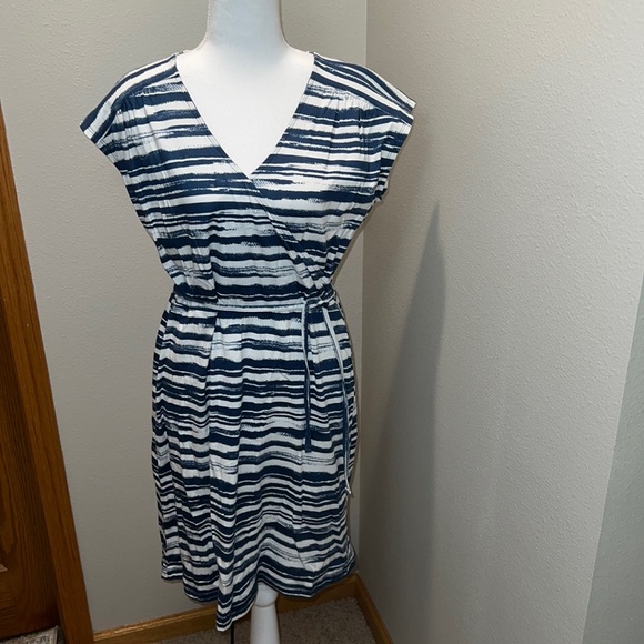 Eddie Bauer Dresses & Skirts - Eddie Bauer dress size Medium.